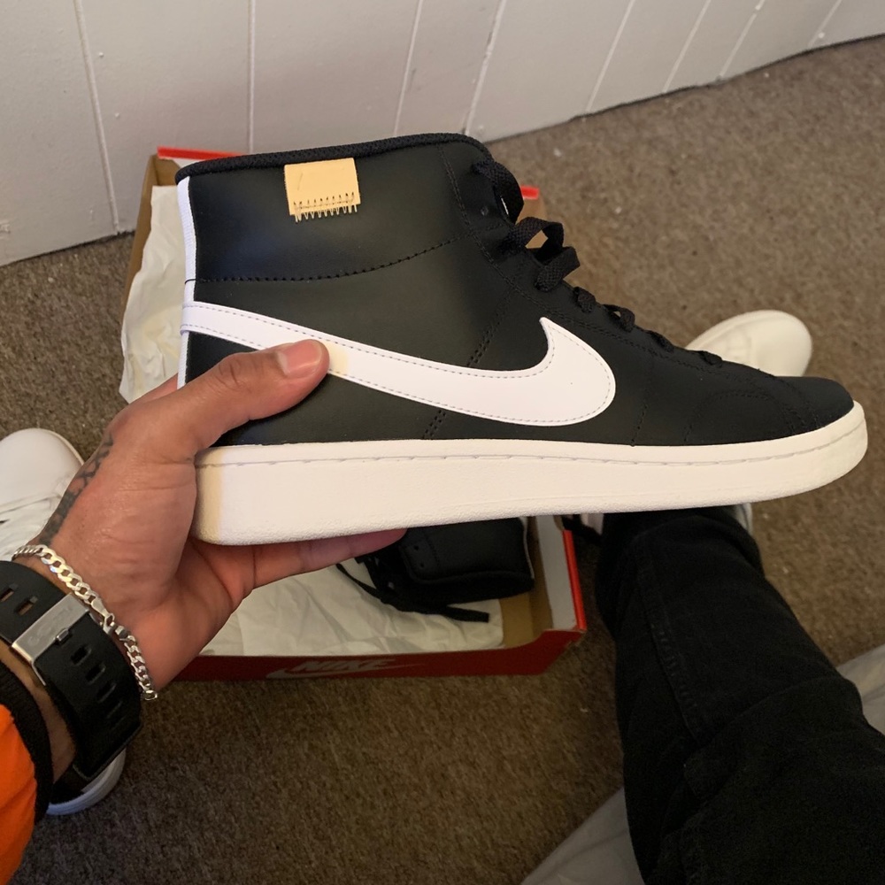 BRAND NEW NIKE COURT ROYALE 2 MID